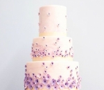 Si Simple Nan Manis dengan Sentuhan Bunga Ungu