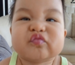 Nastusha Berpose Duckface