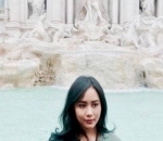 Berada di Fontana Di Trevi Roma