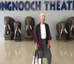 Aming Berada di Nongnooch Theatre