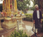 Aming Berada di Big Bee Farm Pattaya