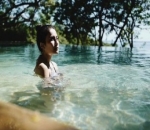 Tetap Cantik Saat Berenang