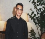 Afgan Tampil Keren dengan Kemeja Hitam