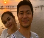 Menikmati Sunset Bersama