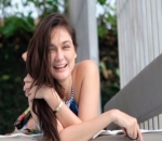 Tawa Cantik Luna Maya