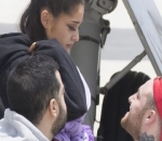 Menangis Melihat Pacar Menanti Kedatangannya