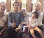 Berkunjung ke Rumah Kerabat