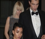  Ekspresi Datar FKA Twigs