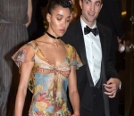 Robert Pattinson Gagah dengan Tuxedo