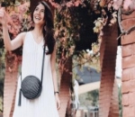 Acha Sinaga Berpose di Kawasan Pagewood