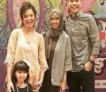 Marshanda Berfoto Bersama Keluarga Baru Ben Kasyafani