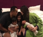 Kecupan Selamat Ulang Tahun dari Nia dan Ardi