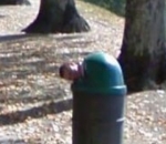 Pria dalam Tempat Sampah