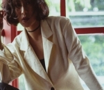 Tatapan Tajam Dian Sastro