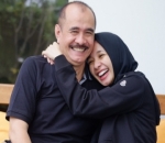  Pelukan Sayang dari Bella untuk Ayah Tercinta
