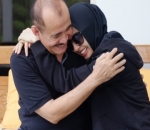 Peluk Balasan Sang Ayah untuk Bella