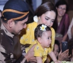 Potret Bahagia Keluarga Kecil Yasmin Wildblood