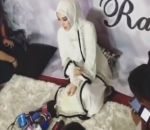 Syahrini Melakukan Jumpa Pers