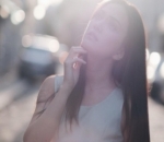 Menikmati Sinar Matahari Paris