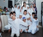 Acha Septriasa Bersama Anak Yatim