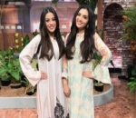 Kompak Mengenakan Kaftan