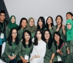 Berbagi Kebahagiaan Bersama Fans