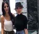 Syahrini Meminta Untuk Berfoto