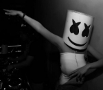 Bergaya Bak Marshmello