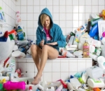 Tumpukan Sampah Botol Deterjen