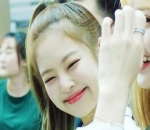 Senyuman yang Mempesona