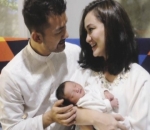 Potret Keluarga Rio Dewanto