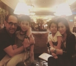 Kebersamaan Keluarga Bunga Zainal