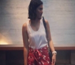 Dian Sastro Tampil Kasual