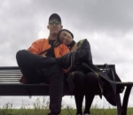 Ekspresi Bahagia Pasangan Baru