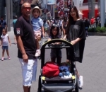 Kompak Berbusana Hitam