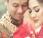  Vicky Shu dan Ade Imam Berpose Mesra