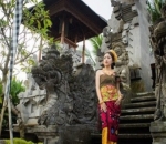  Natasha Wilona Cantik dengan Pakaian Adat