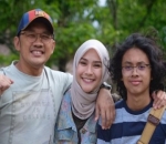 Keakraban Zaskia dan Anak Sulung Hanung Bramantyo