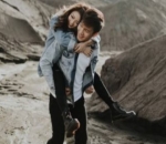 Pelukan Stella di Pundak Fendy