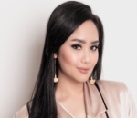 Pemotretan Elegan Gita Gutawa