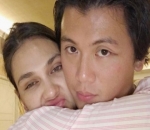 Luna Maya Manja pada Reino Barack