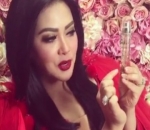 Pemotretan Untuk Promosi Parfum