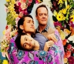 Seorang Ayah dengan Dua Anaknya yang Telah Dewasa