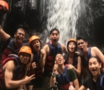 Menikmati Rafting Bersama