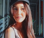 Seksi dengan Tanktop