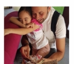 Bersama Anak Perempuannya