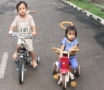  Adam dan Hawwa Bermain Sepeda