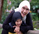  Sybil dan Zaskia Bahagia