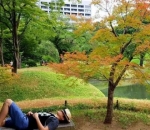  Santai di Koishikawa Kōrakuen Garden