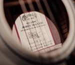  Tanda Tangan di Gitar Sheryl Sheinafia